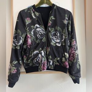 Lululemon reversible black and Floral  Jacket Sz 4 limited edition!